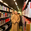 參觀圖書館