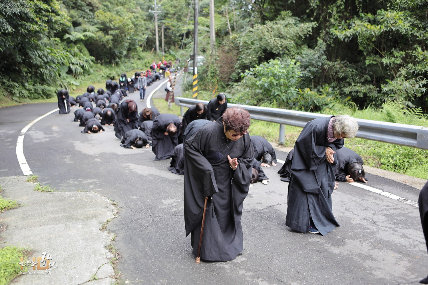 臺北靈巖山寺雙溪小築朝山