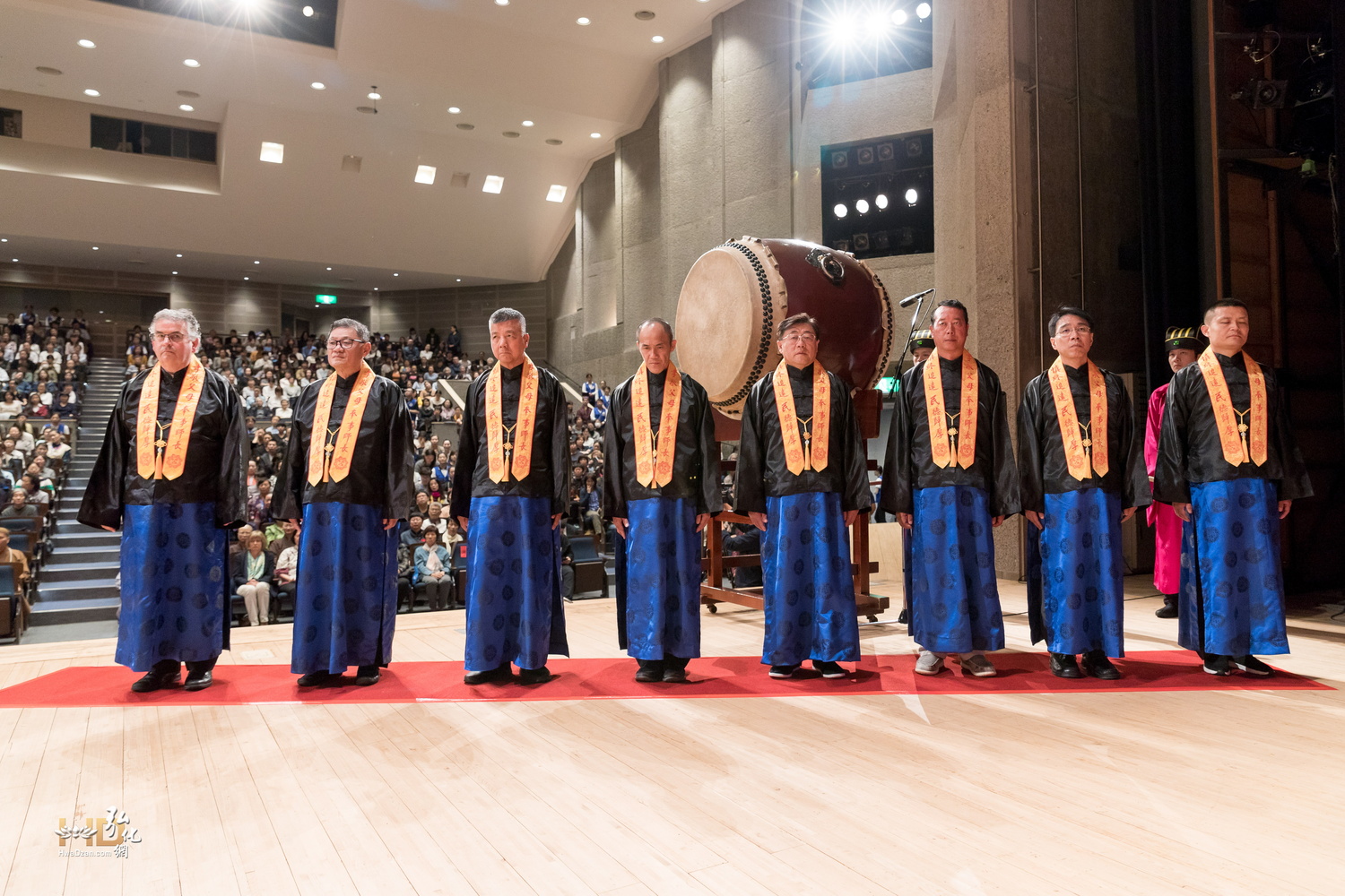 陪祭官