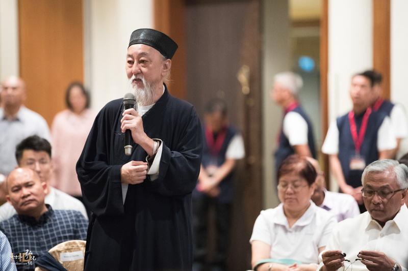道教協會李至旺道長說:新加坡在政府的帶領下,大家得以互相包容,和諧共處。例如,華人過年很重視「鬧」,像鬧元宵等活動,會放鞭炮、敲鑼打鼓。如果其他民族都能夠接受、包容這種行為,就能建設和諧共存的社會。所以希望大家都能以包容心,擴大愛心,去接受不同宗教、不同種族的慶典活動。 0016.jpg